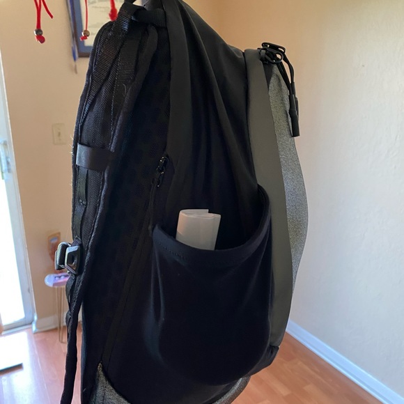 Lululemon Black and Silver Fast and free backpack like new main image 14